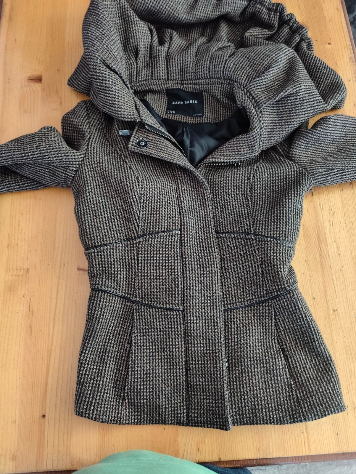 Zara Basic Jas met capuchon - Maat M, Kleding | Dames, Jassen | Winter, Zo goed als nieuw, Maat 38/40 (M), Bruin, Ophalen of Verzenden