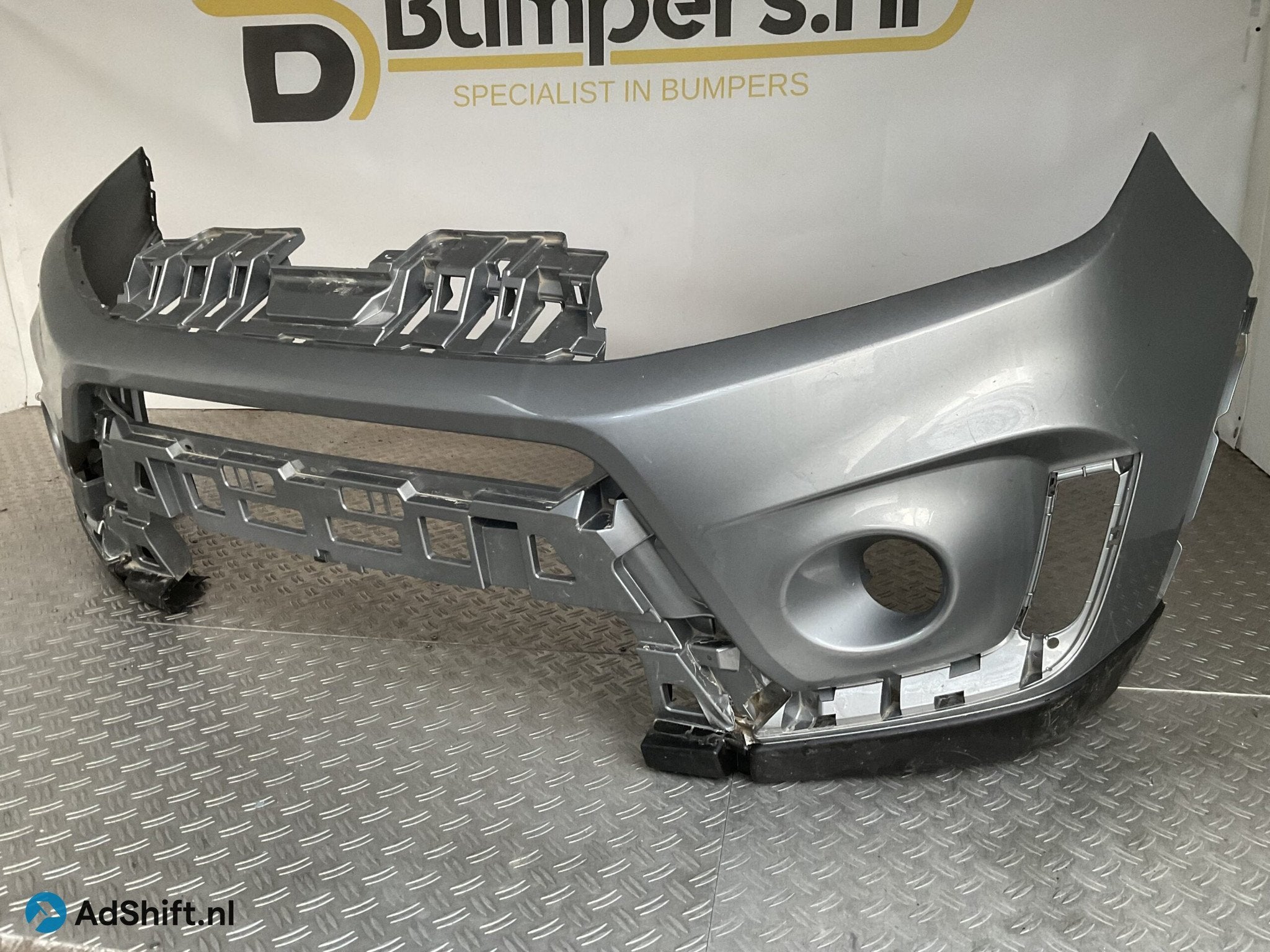 Bumper Suzuki Vitara Facelift 18- 71711-86R Voorbumper E5-16, Bumper