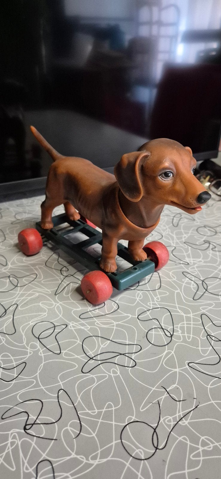 Vintage Teckel Hond op Wieltjes - Decoratief Speelgoed, Ophalen of Verzenden, Gebruikt