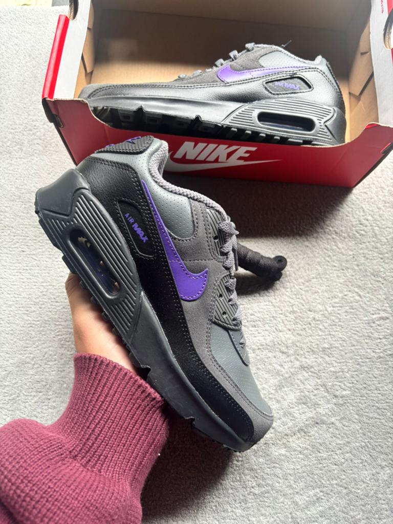 Nike air max 90 se iron grey grape - maat 38,5 - nieuw, J, Jongen of Meisje, Schoenen, Nieuw