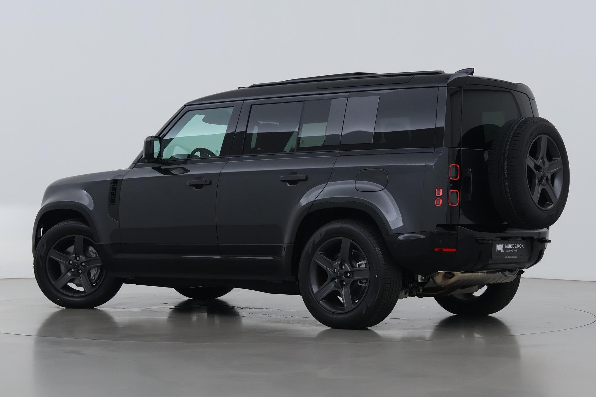 Land Rover Defender 2.0 P300e 110 X-Dynamic SE | FACELIFT |, Auto's, Automaat, Gebruikt, Euro 6, 4 cilinders