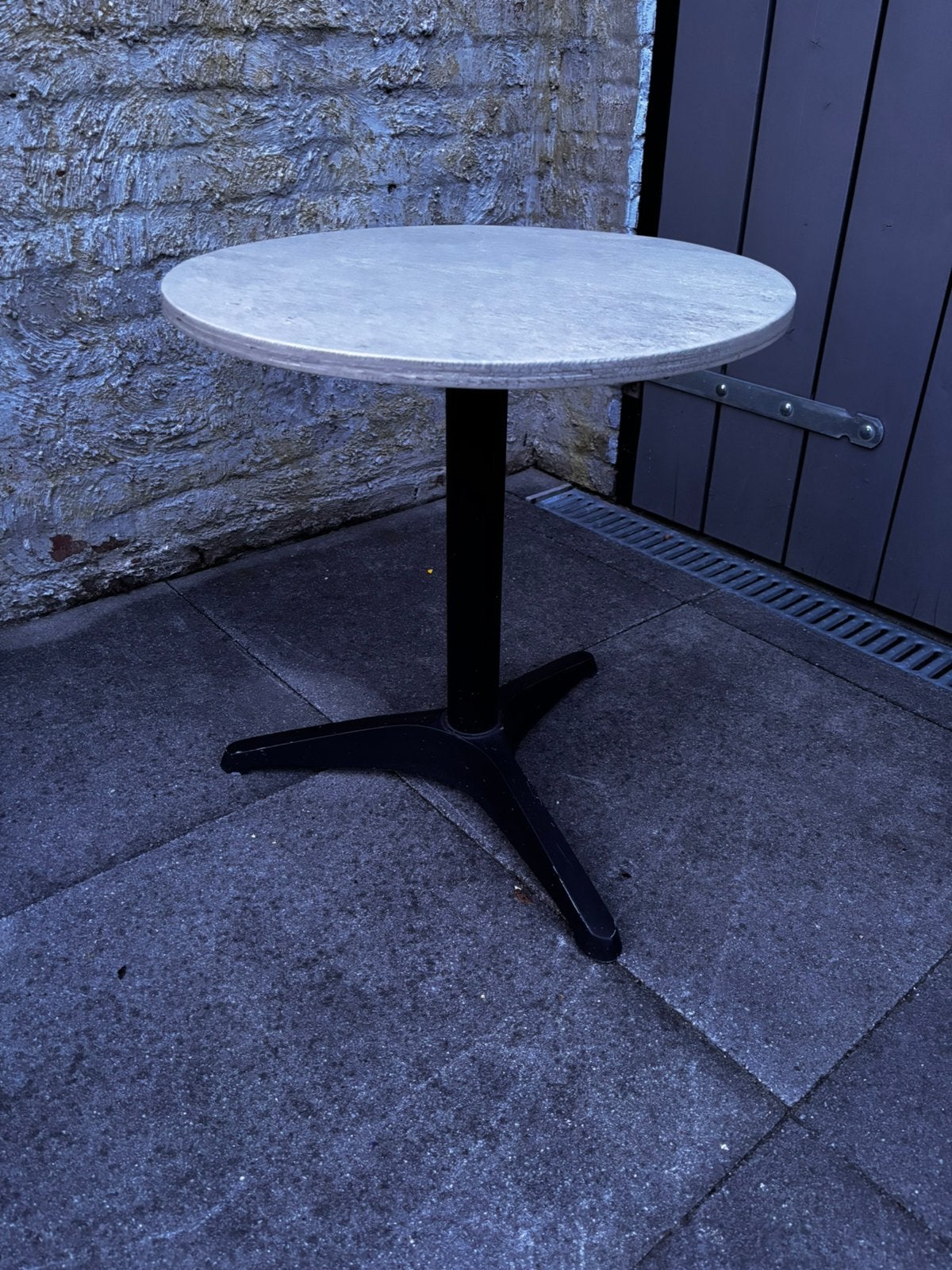 Tuintafeltje, Tuin en Terras, Tuintafels, Ophalen, Zo goed als nieuw, Rond, Hout
