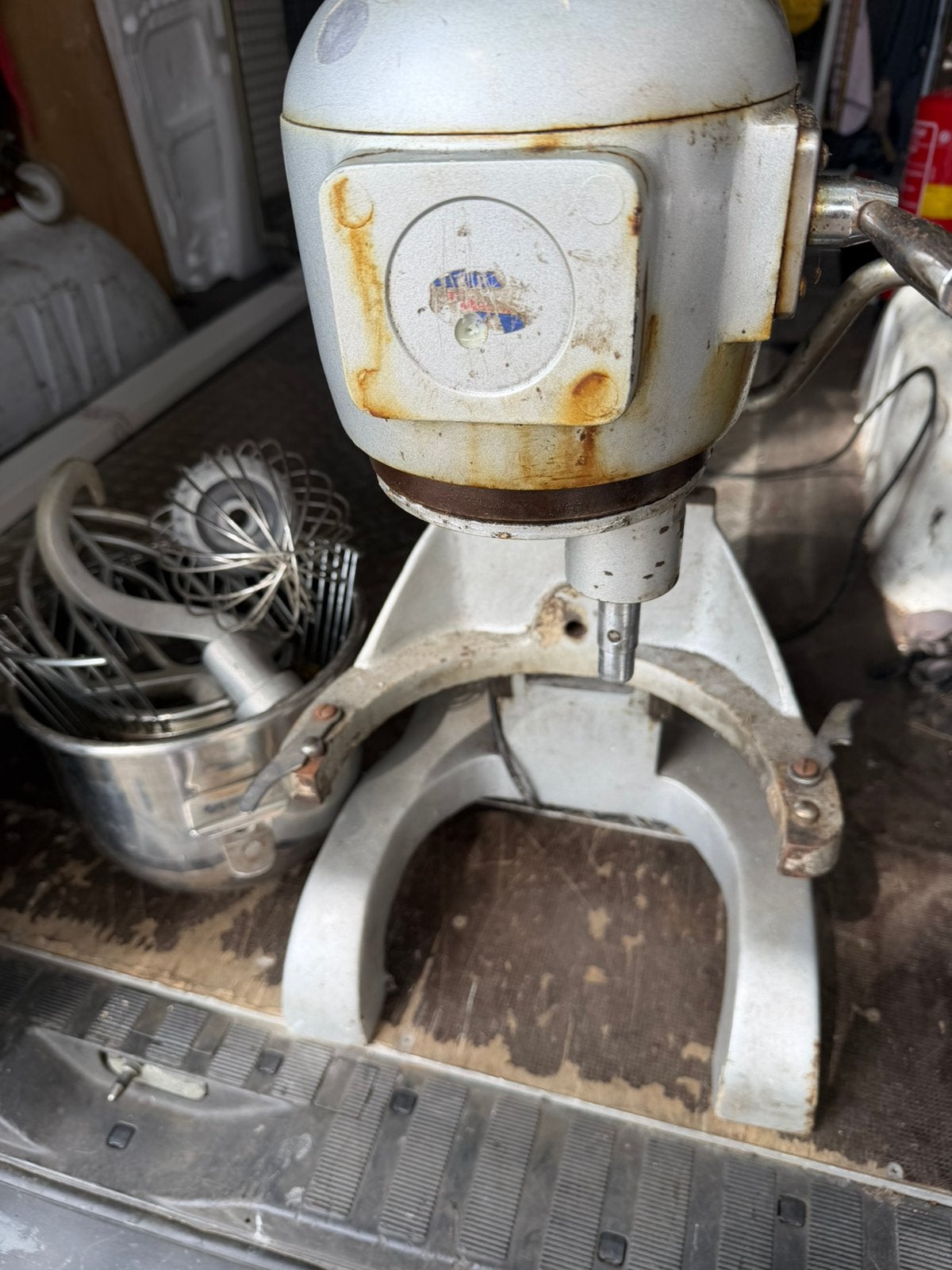 Robuuste Deegmachine - Ideaal voor bakkerij of horeca, 4 liter of meer, Ophalen, Gebruikt, 2 snelheden
