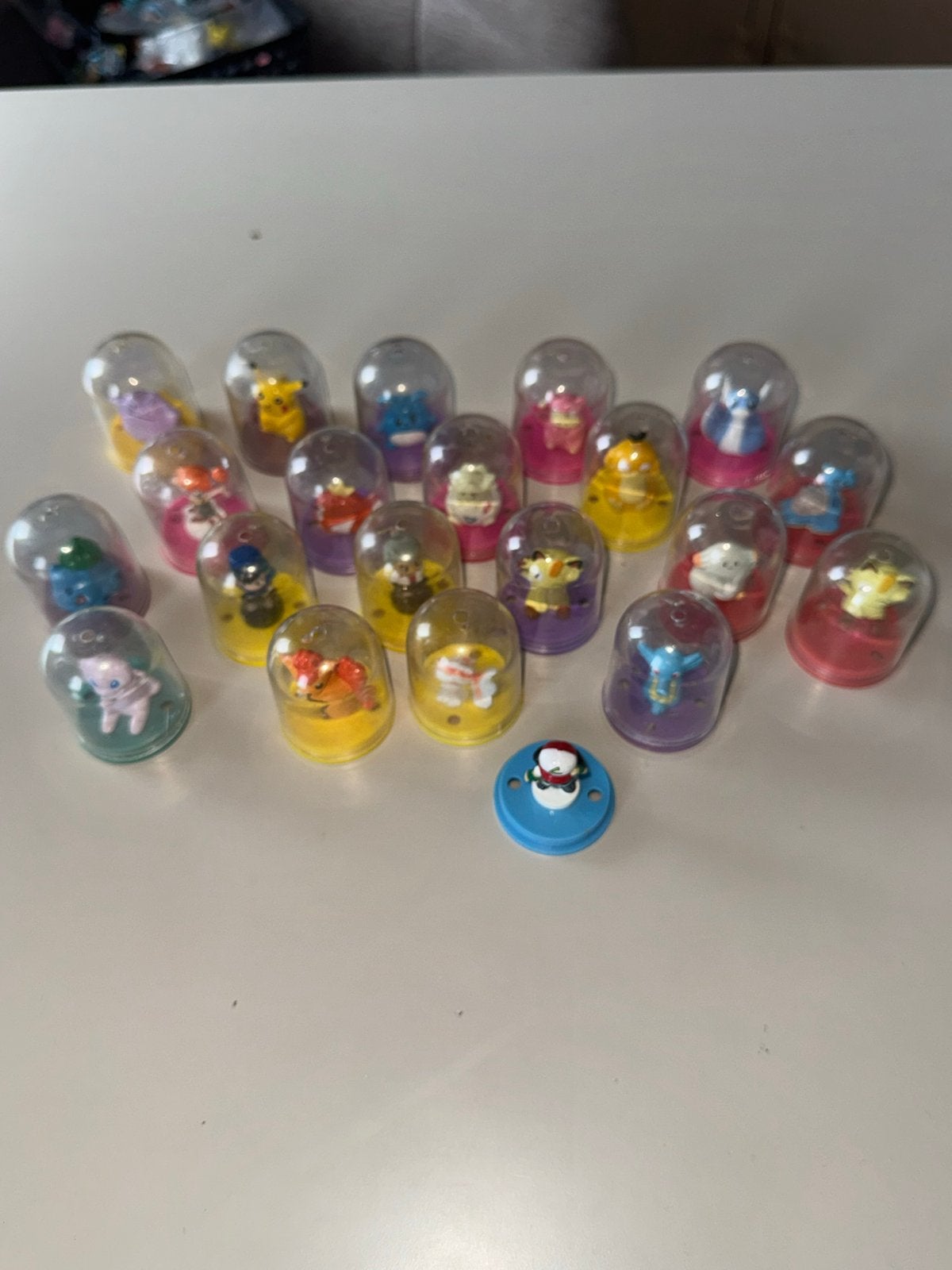 Vintage Pokémon poppetjes in stolpje, Ophalen of Verzenden, Zo goed als nieuw