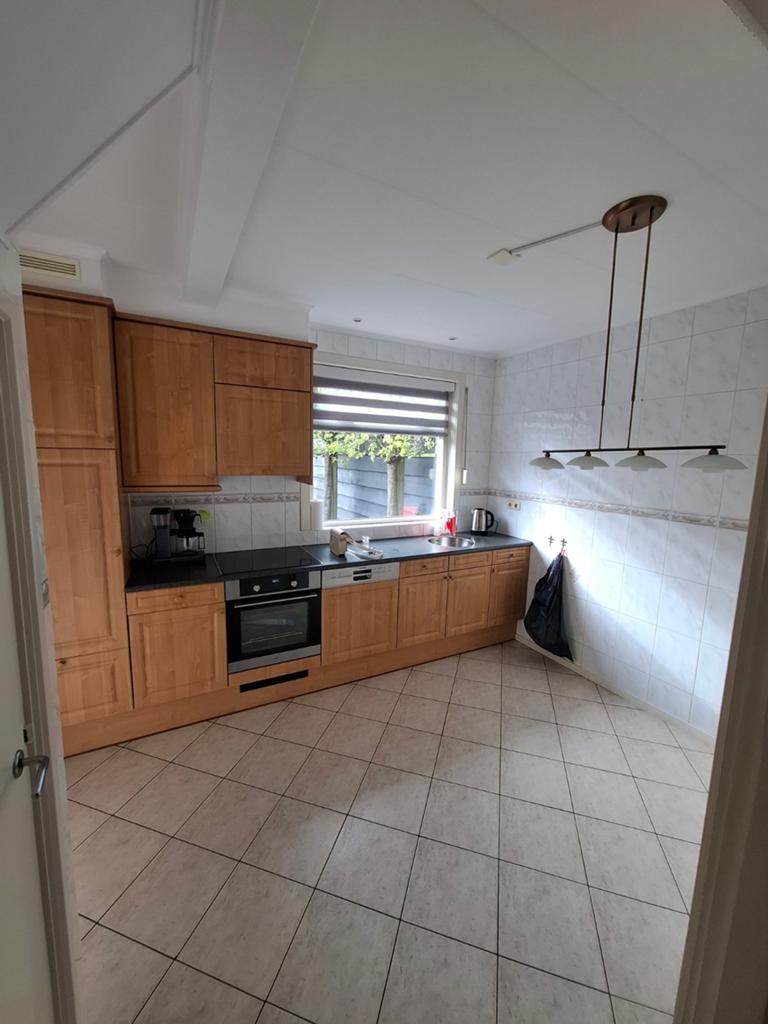 Complete keuken met recente apparatuur, Ophalen, Gebruikt, Overige materialen, Bruin
