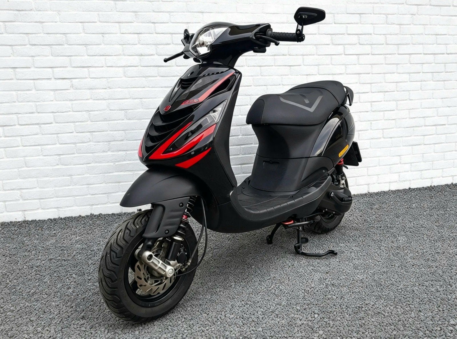 bomvolle piaggio zip 2 takt 70 cc brom sp look!, Ophalen, Zo goed als nieuw, Tweetakt, Zip