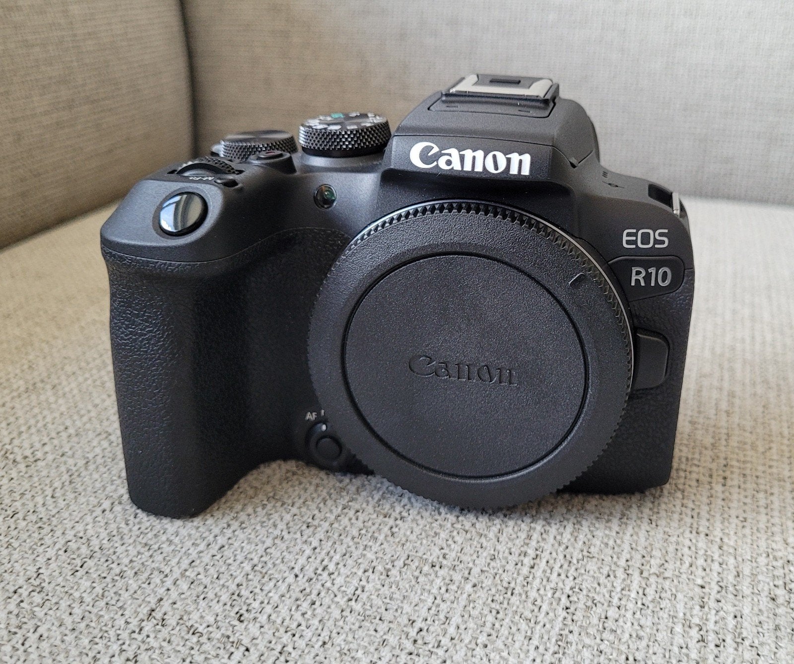 Canon EOS R10 met RF-S 18-150mm lens - Nieuwstaat, Ophalen, Spiegelreflex, Canon, Zo goed als nieuw