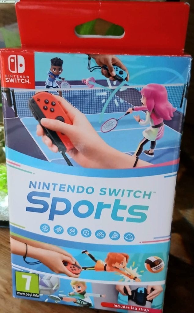 Nintendo Switch Sports - ZGAN | Met Doos en Beenband, Spelcomputers en Games, Ophalen of Verzenden, Zo goed als nieuw, Eén computer