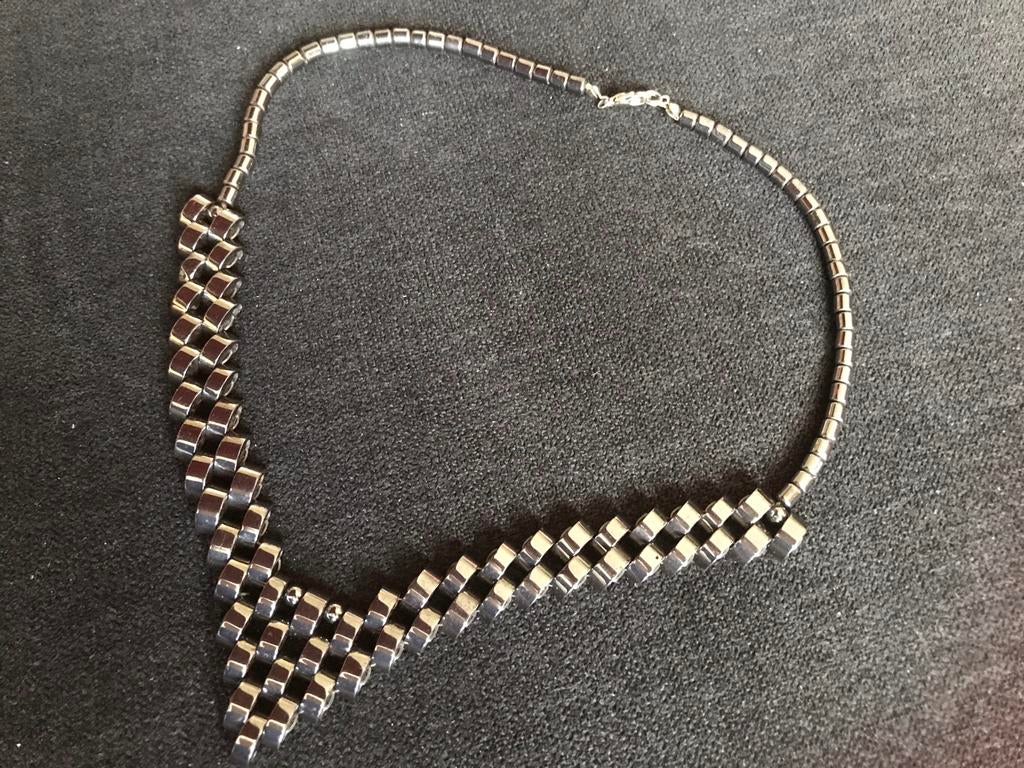 Stijlvolle Hematiet Halsketting - Uniek Design, Sieraden, Tassen en Uiterlijk, Kettingen, Ophalen of Verzenden, Gebruikt, Grijs