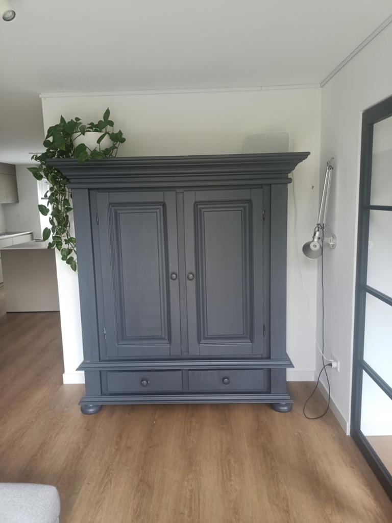 T.e.a.b. kast, Ophalen, Gebruikt, Met deur(en), 150 tot 200 cm