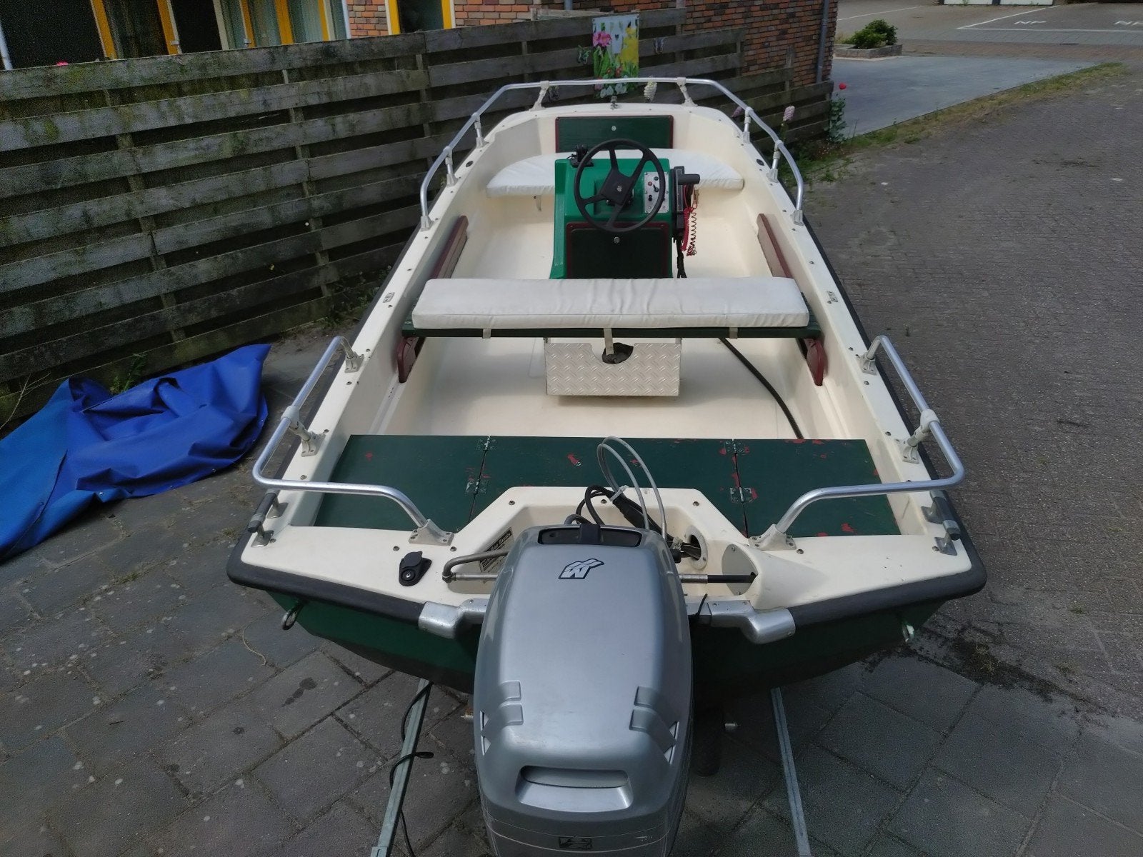 Visboot +15 pk 4 takt elektr. gestarte  mariner + trailer, Ophalen, Gebruikt, 4 m, Viertaktmotor