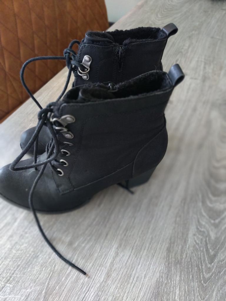 Gratis doos kleding, Kleding | Dames, Ophalen, Zwart, Korte mouw