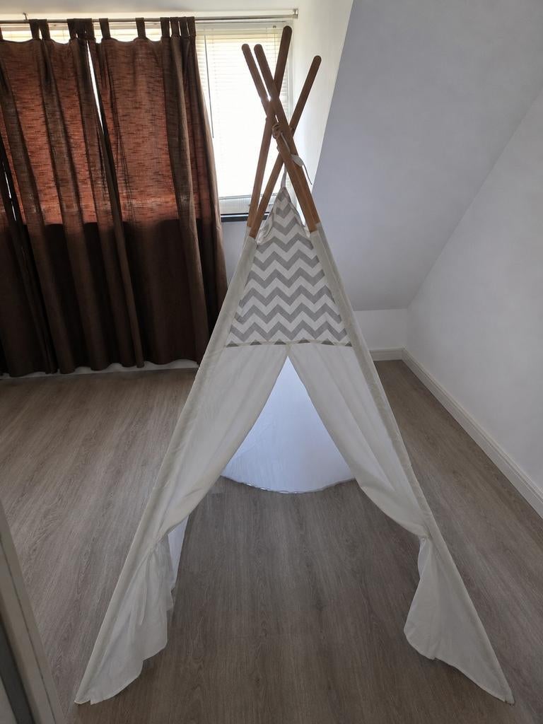 Tipi tent 6 stuks, Ophalen, Zo goed als nieuw