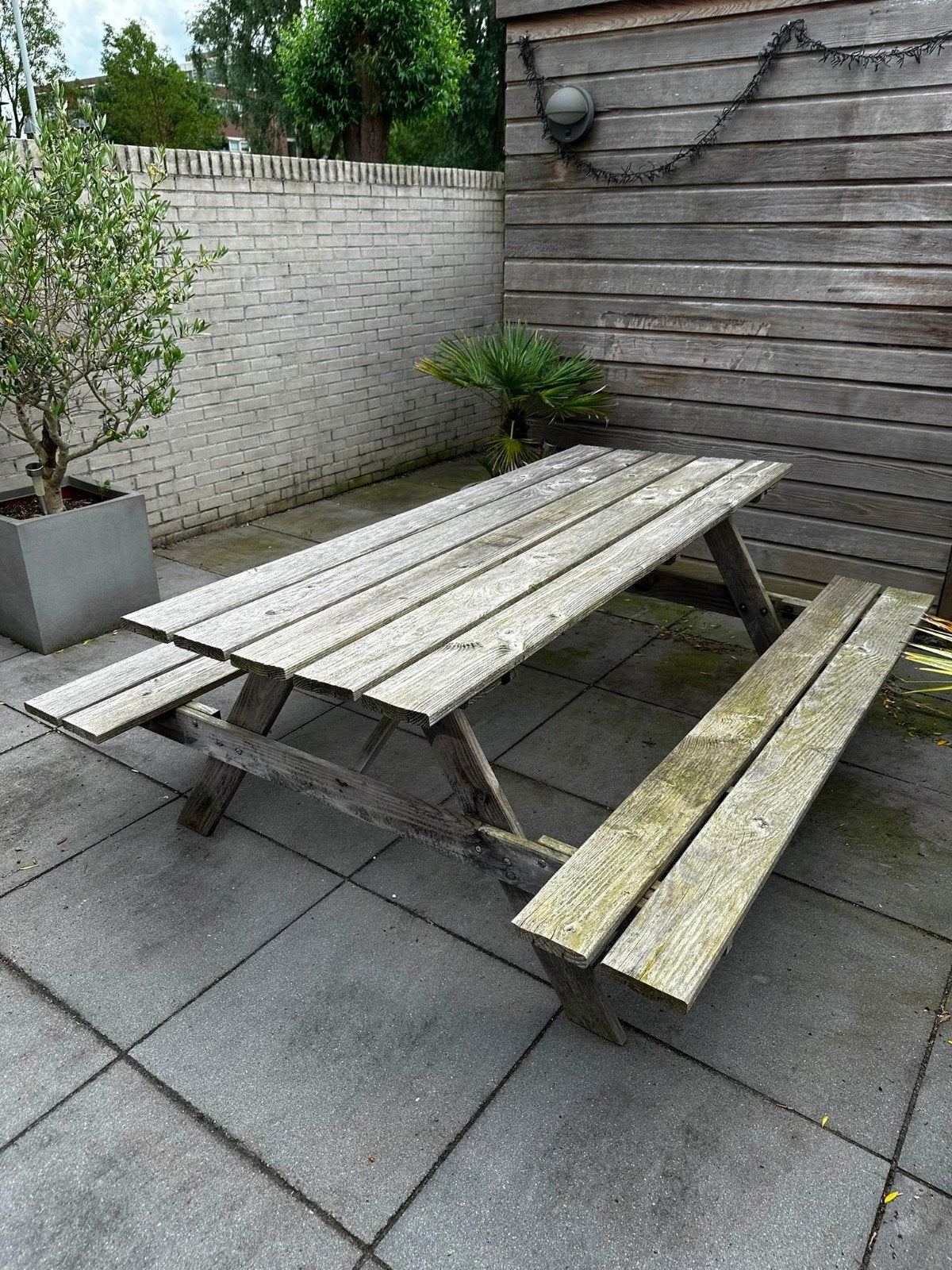 Mooie en stevige picknicktafel, Ophalen