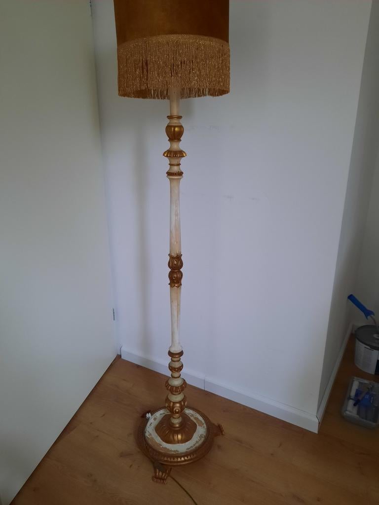 Antieke houten staande lamp met moderne kap, brocante stijl, Ophalen