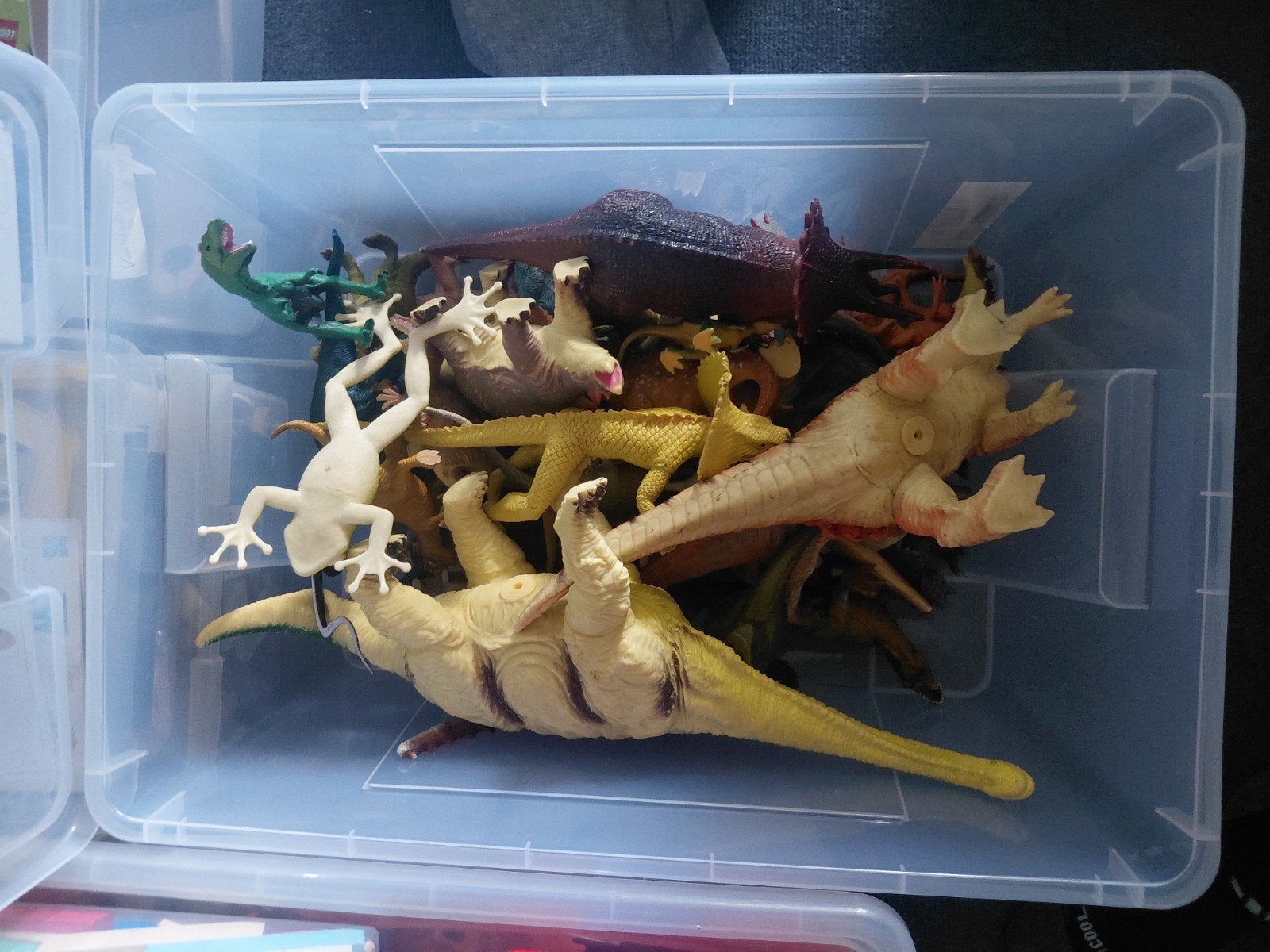 Grote doos met diverse dinosaurus en dieren speelgoed, Ophalen of Verzenden, Gebruikt