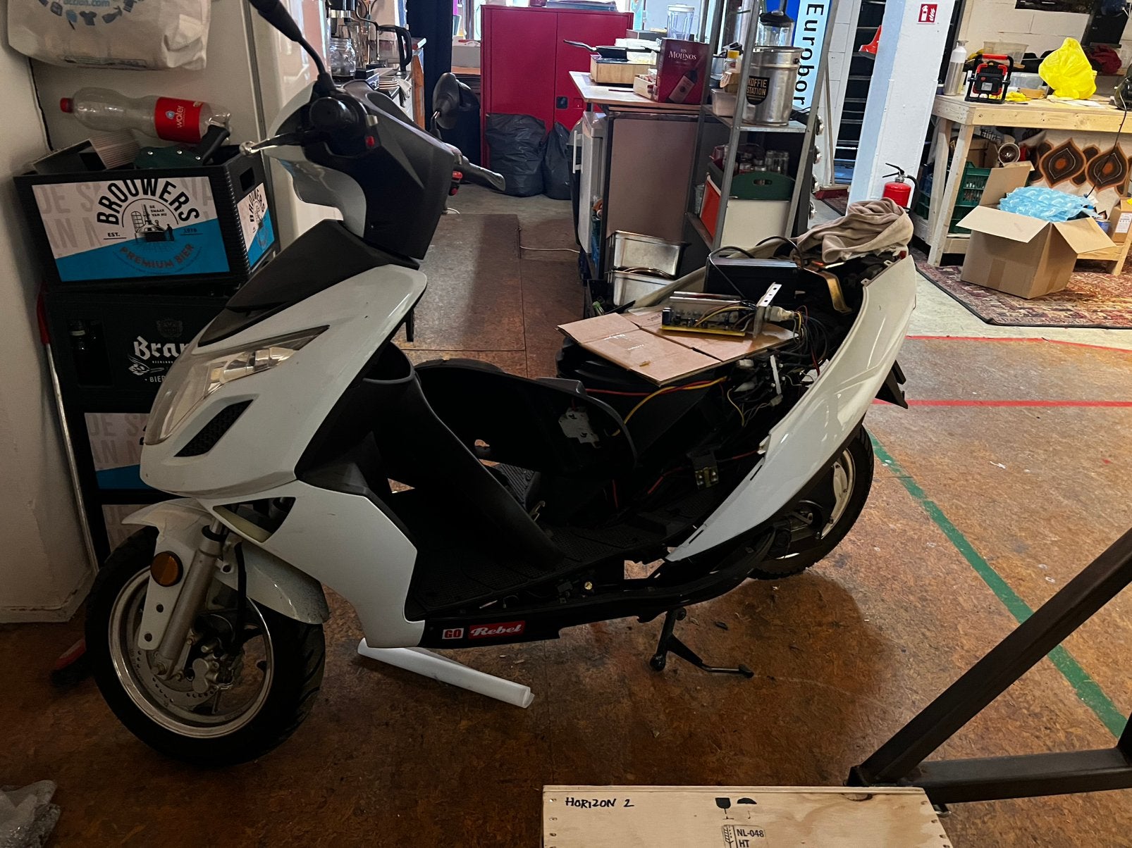 Scooter voor onderdelen, Fietsen en Brommers, Snorfietsen en Snorscooters, Ophalen, Zo goed als nieuw, Elektrisch, Overige merken