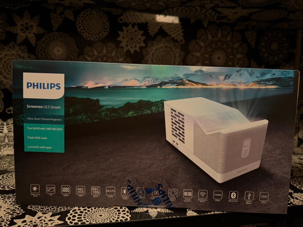 Philips Screeneo U5 Smart Ultra Short Throw Projector, Ophalen of Verzenden, Nieuw, LED, Full HD (1080)