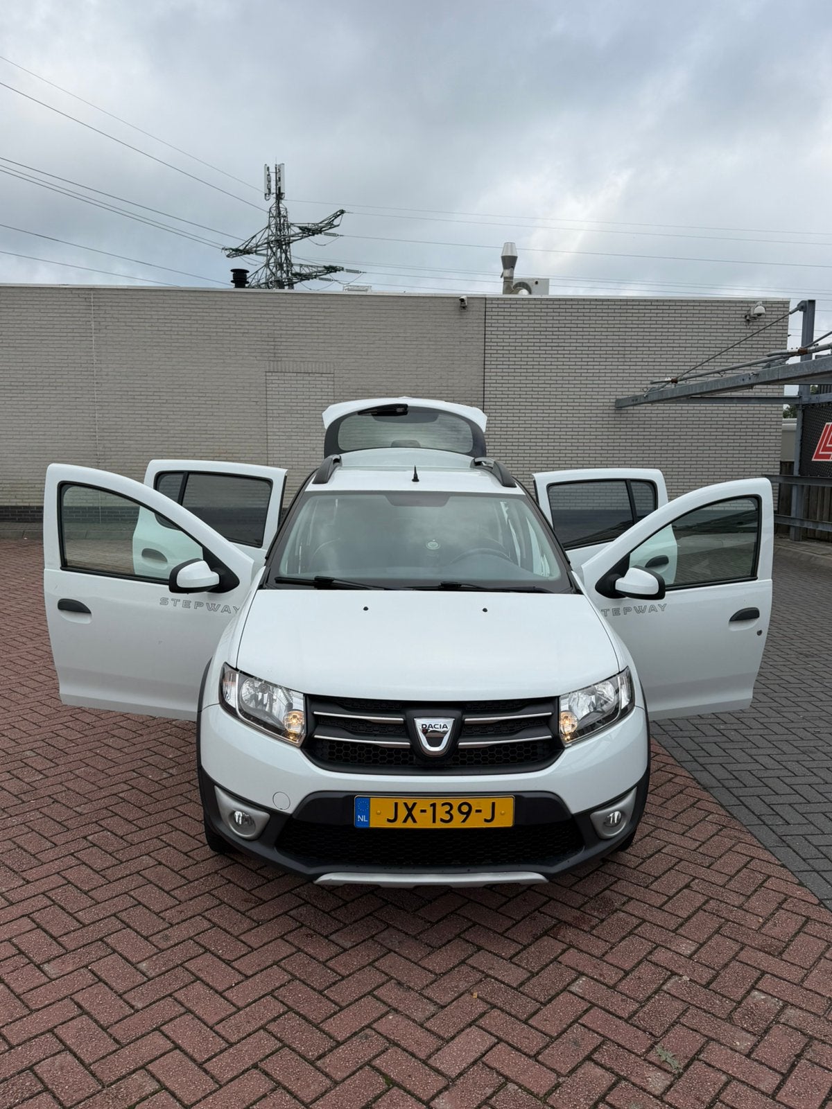 Dacia Sandero 0.9 TCE 66KW Stepway 2016 Wit, Auto's, Voorwielaandrijving, 898 cc, 15 km/l, 1090 kg