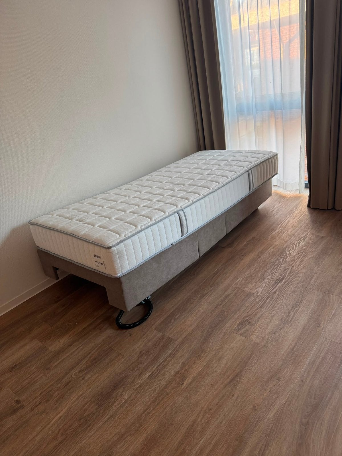 Elektrisch hoog/laag zorgbed, Ophalen, Overige materialen, 90 cm, Eenpersoons