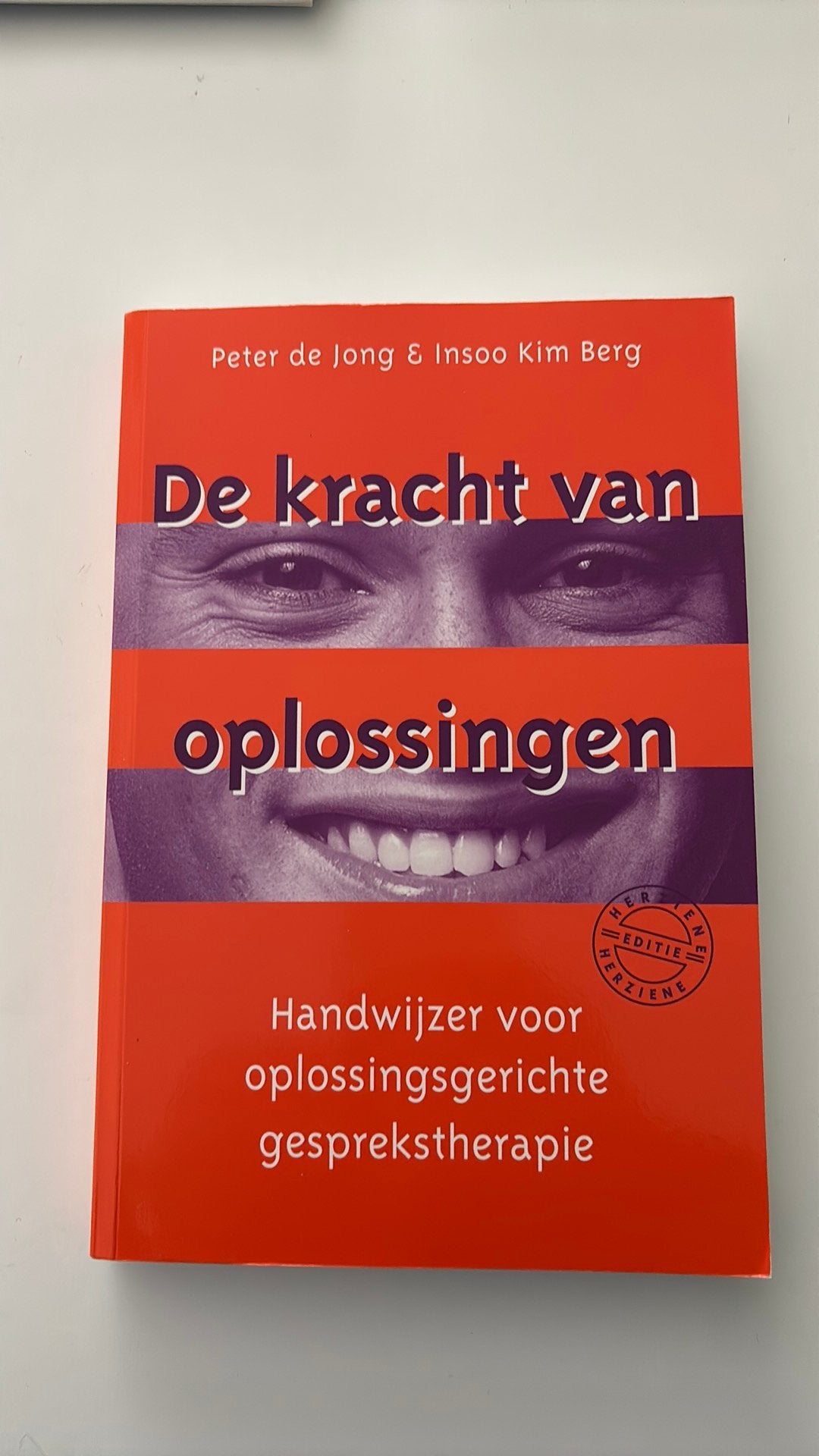 Peter de Jong - De kracht van oplossingen, Ophalen of Verzenden, Peter de Jong; Insoo Kim Berg, Ontwikkelingspsychologie, Zo goed als nieuw