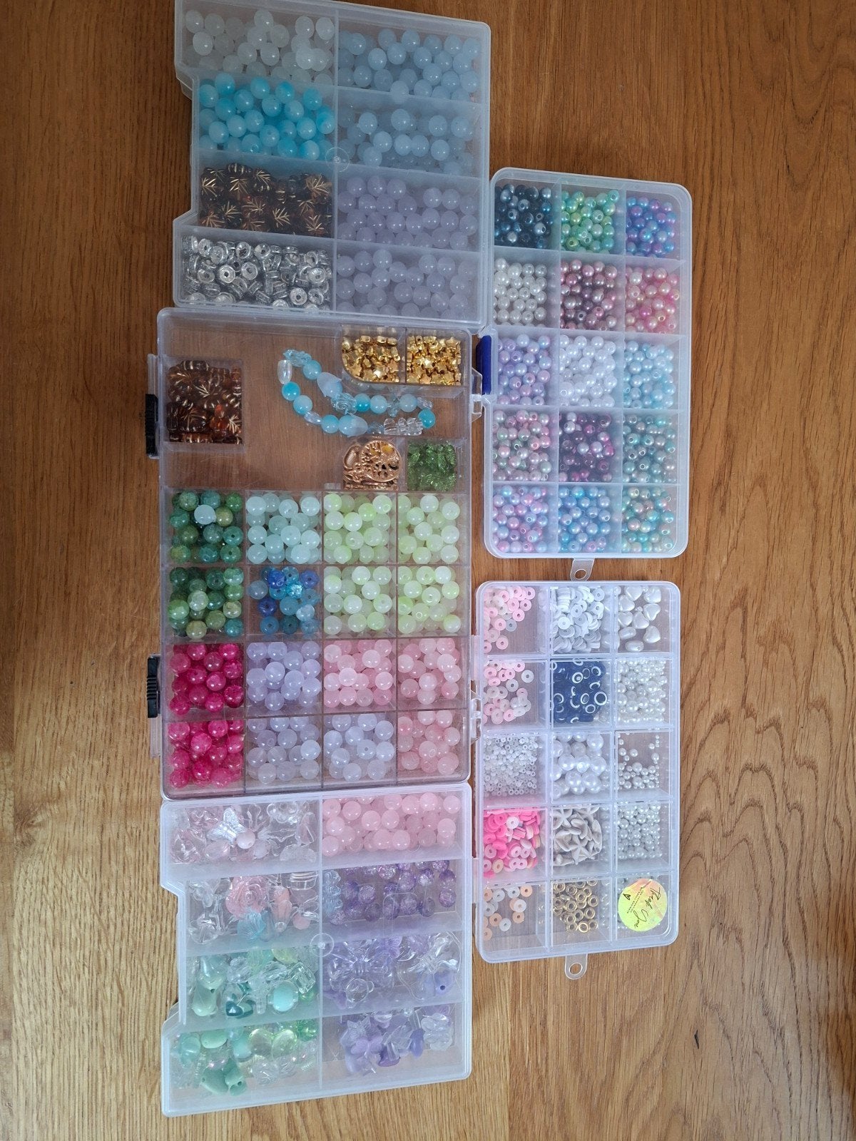 Grote collectie kralen en benodigdheden voor sieraden, Ophalen of Verzenden, Zo goed als nieuw