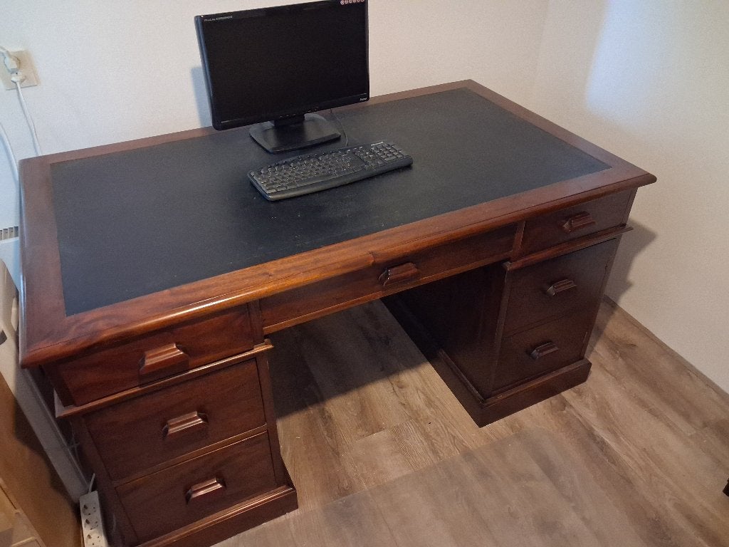 Mahonie houten (klassiek) bureau, Ophalen, 150 cm, Hout, Zo goed als nieuw