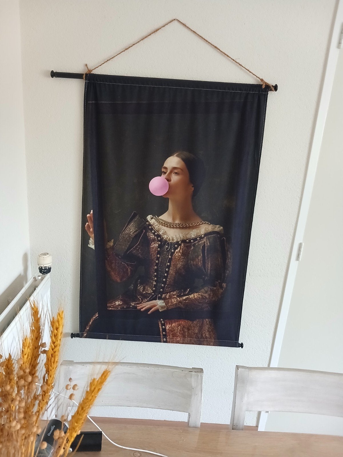 Wandkleed met 'Meisje met de kauwgombal' print, Ophalen, Meerkleurig, Zo goed als nieuw, Met ophangsysteem