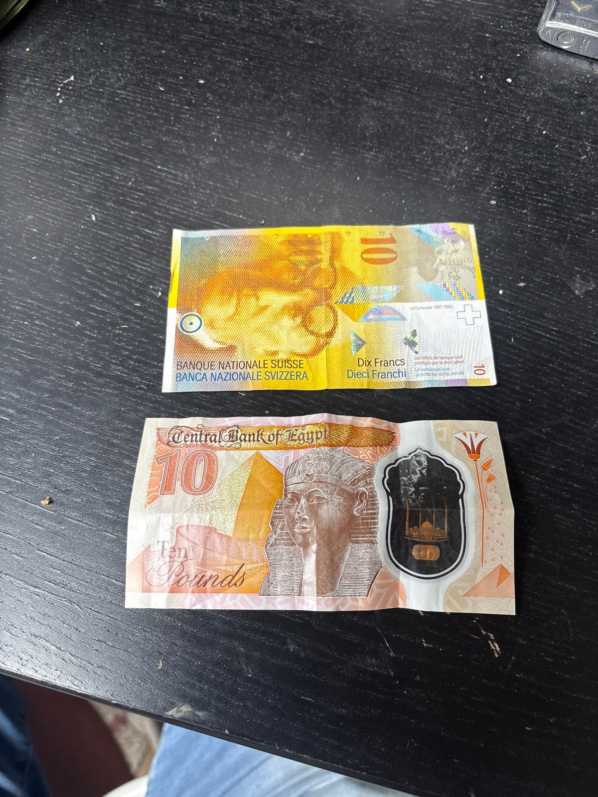 Setje van 2 biljetten: Zwitserse Frank en Egyptische Pond, Ophalen, Egypte, Setje
