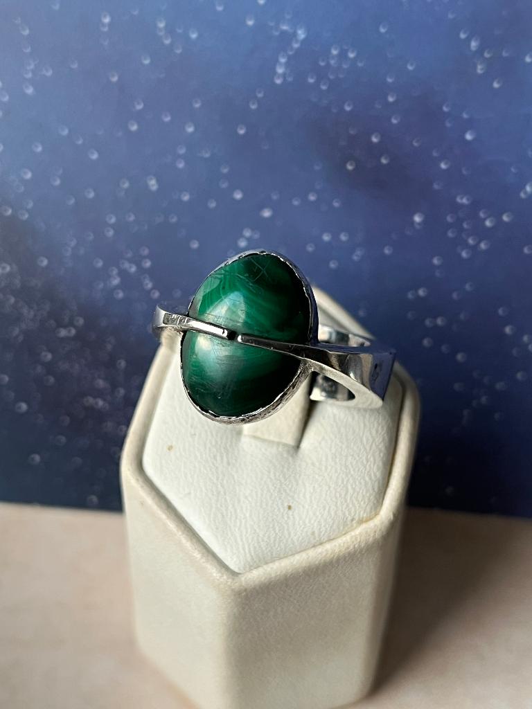 Mooie zilveren ring met malachiet, Ophalen of Verzenden, Zilver, Ring, Met edelsteen