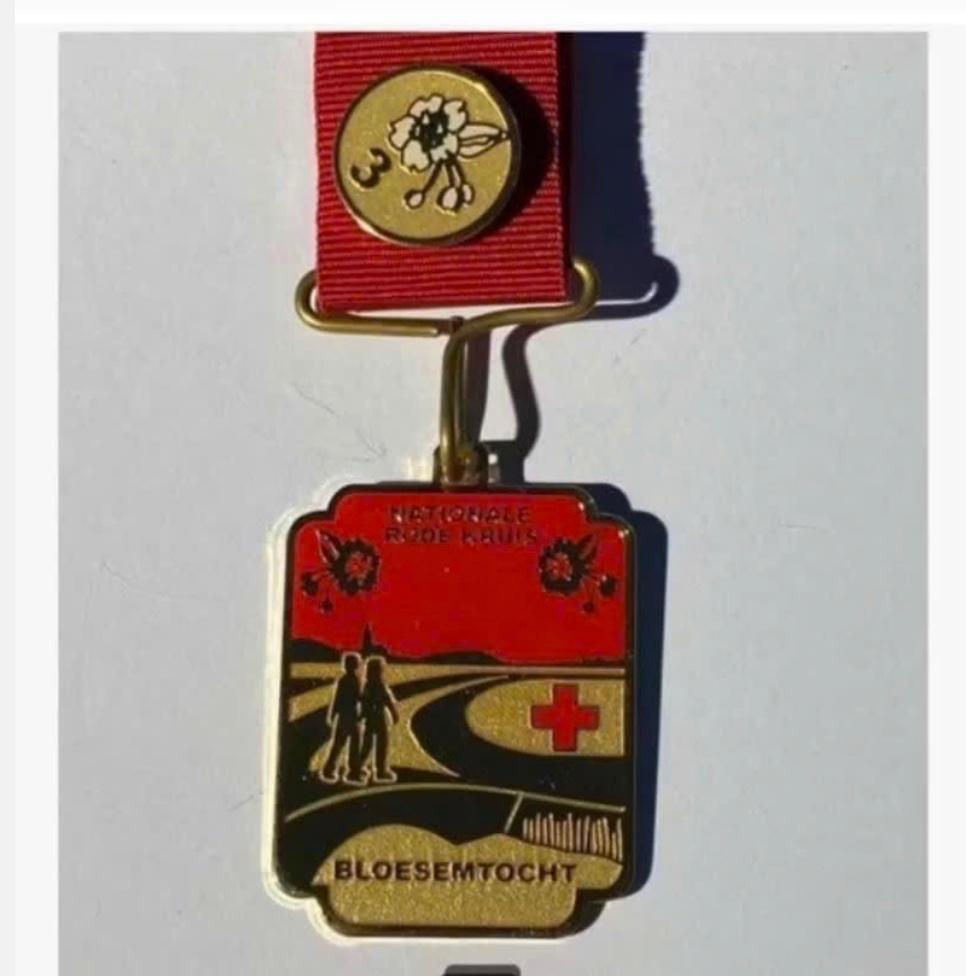Bloesemtocht wandel medaille aan lint, totaal 13,5 cm, Ophalen of Verzenden, Overige materialen