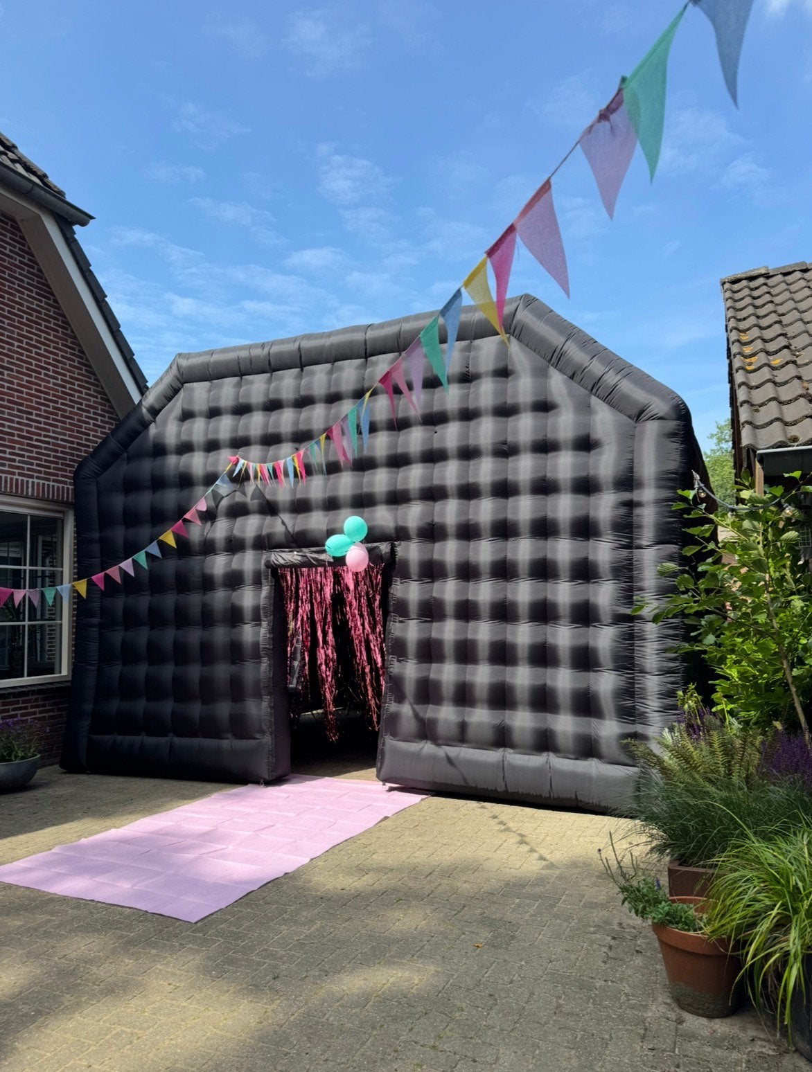 Opblaasbare partytent/kroeg te huur, Ophalen, 2 meter of meer, 8 meter of meer, 4 tot 6 meter