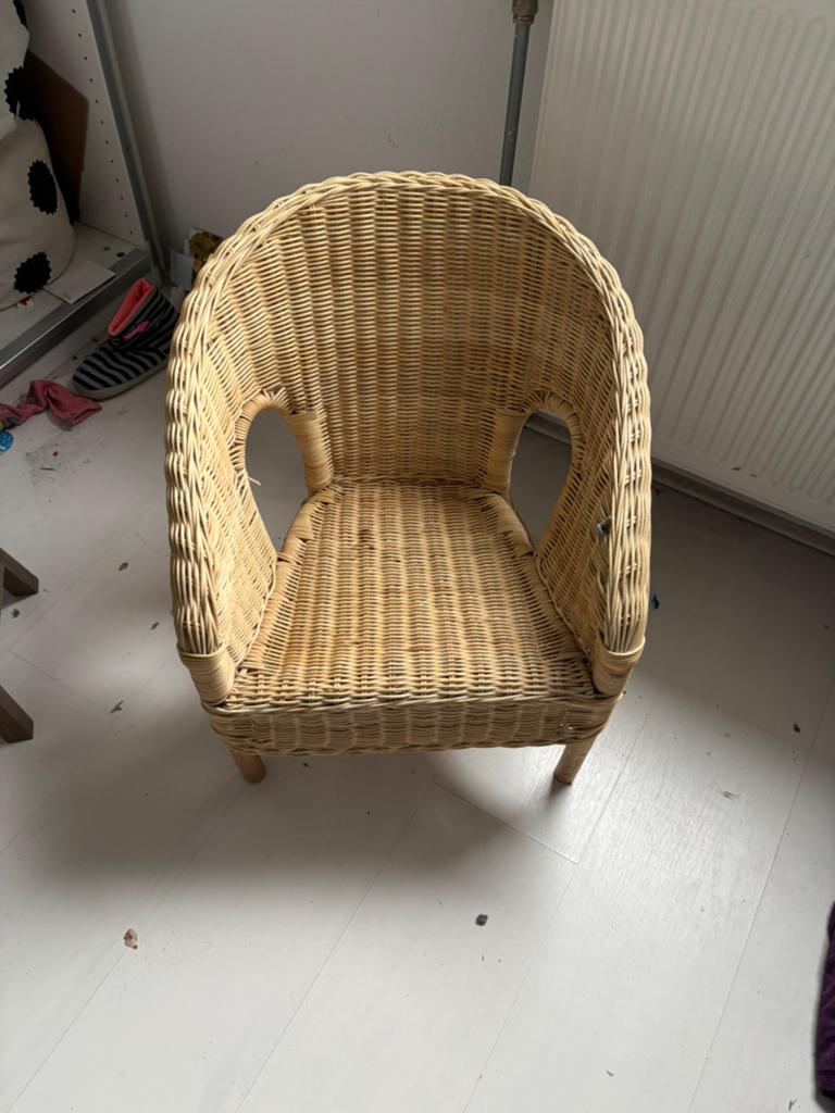 Ikea Agen stoel rotan kind, Kinderen en Baby's, Kinderkamer | Tafels en Stoelen, Ophalen of Verzenden, Gebruikt, Stoel(en)