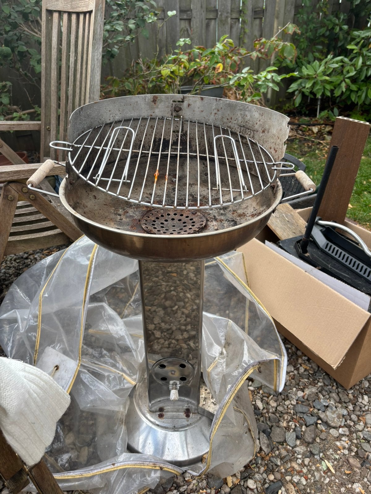 BBQ met hoes, Ophalen, Zo goed als nieuw