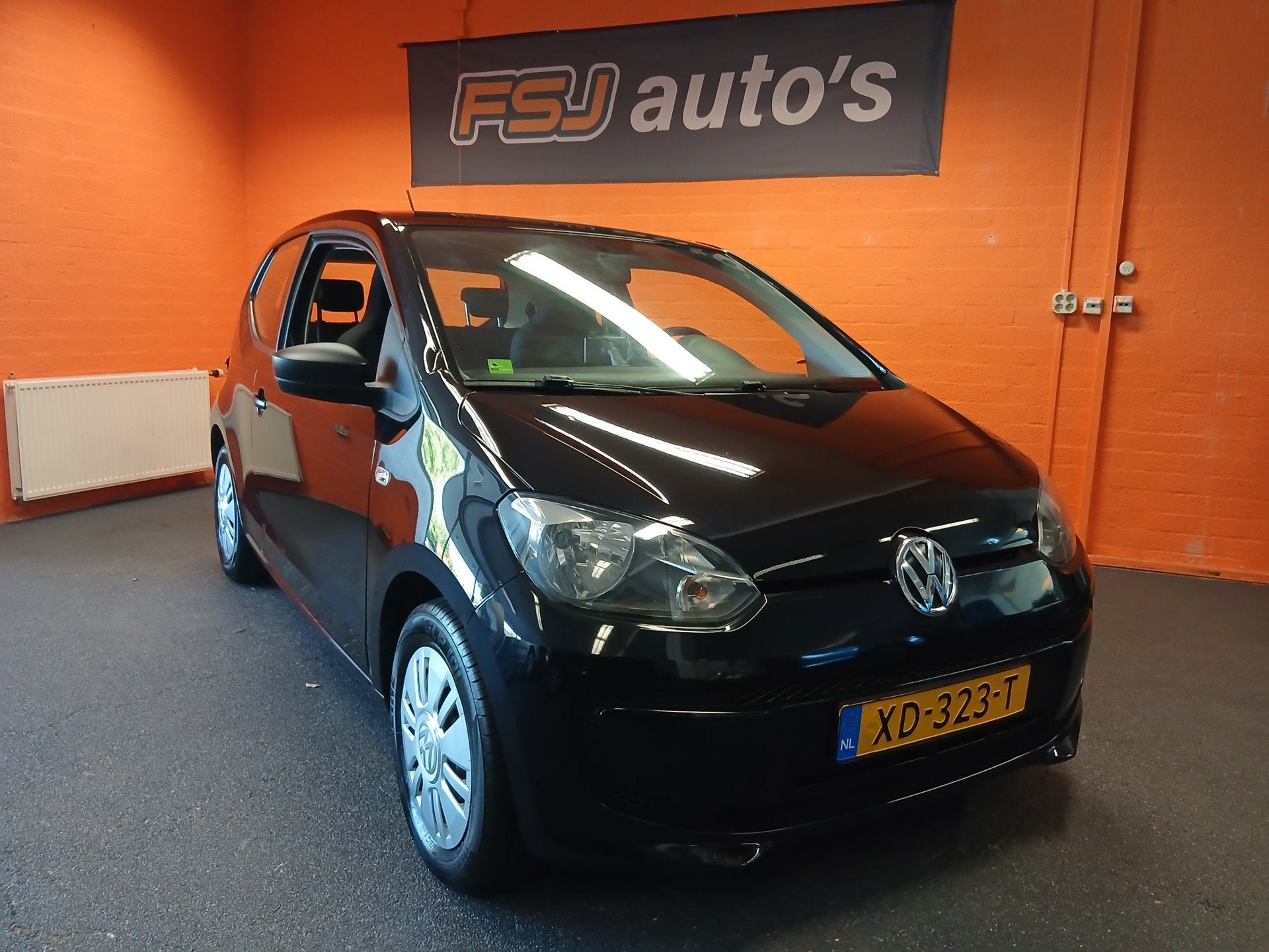 Volkswagen Up! 1.0 / HIGH-UP! / BLEUMOTION / NAVI / AIRCO!, Auto's, Voorwielaandrijving, Stof, Gebruikt, 840 kg