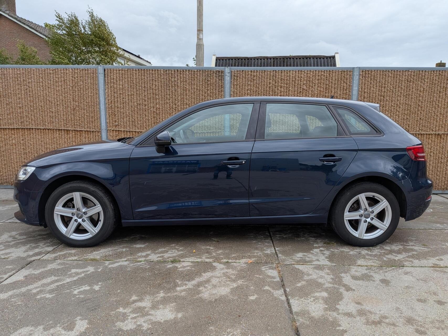 Audi A3 Sportback 35 TFSI CoD Pro Line1e.eigdeal.onh, Voorwielaandrijving, 4 cilinders, Blauw, Bedrijf