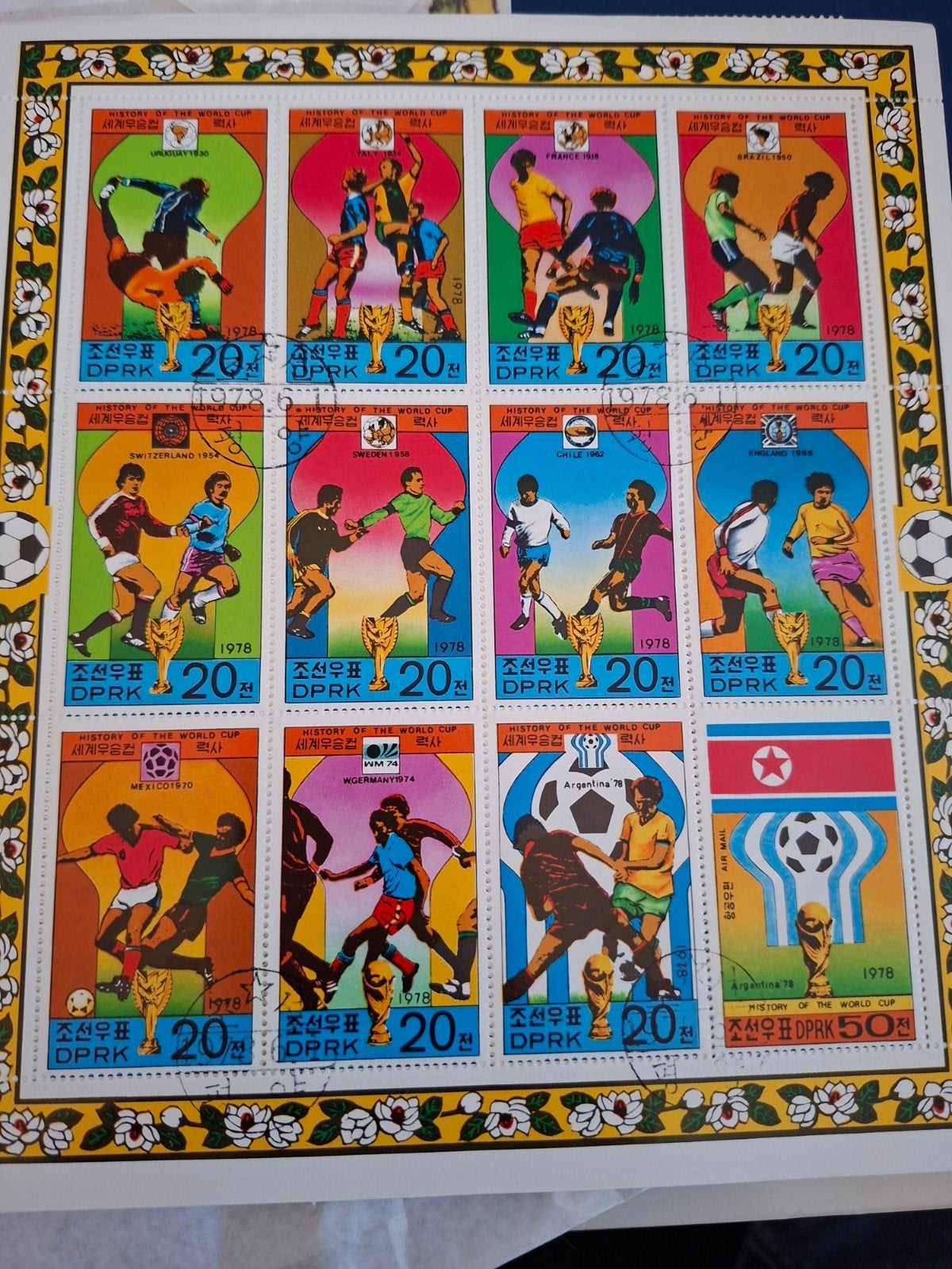 13 vellen Noord-Koreaanse postzegels WK voetbal 1978, Postzegels en Munten, Ophalen of Verzenden