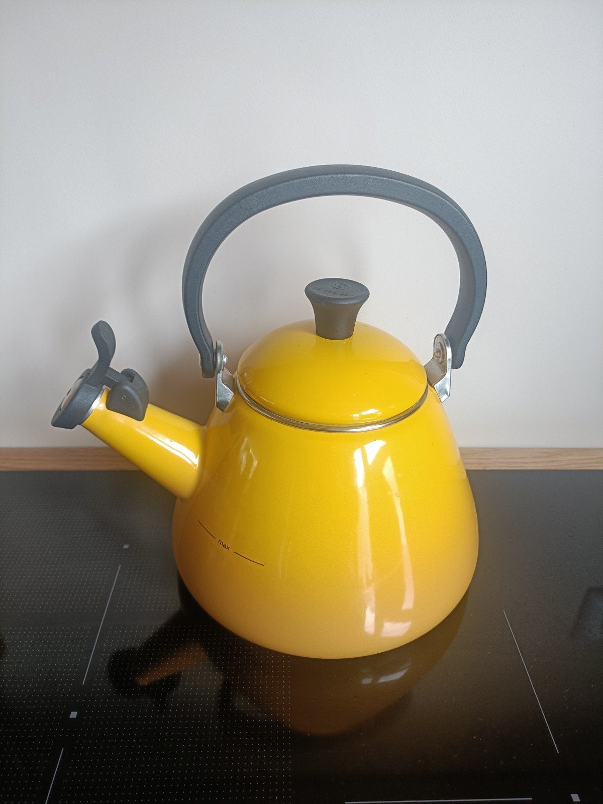 Gele Creuset fluitketel - Zo goed als nieuw, Witgoed en Apparatuur, 1 tot 2 liter, Ophalen of Verzenden, Zo goed als nieuw