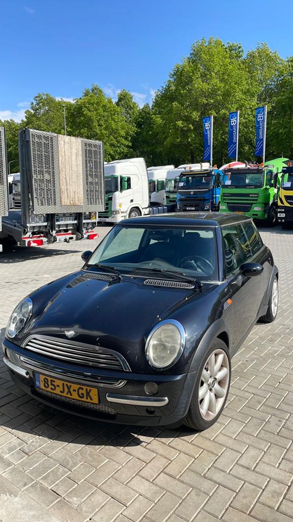 Mini 1.6 16V Cooper 2002 Zwart (advertentie lezen!), Auto's, Mini, Voorwielaandrijving, Radio, 15 km/l, Zwart
