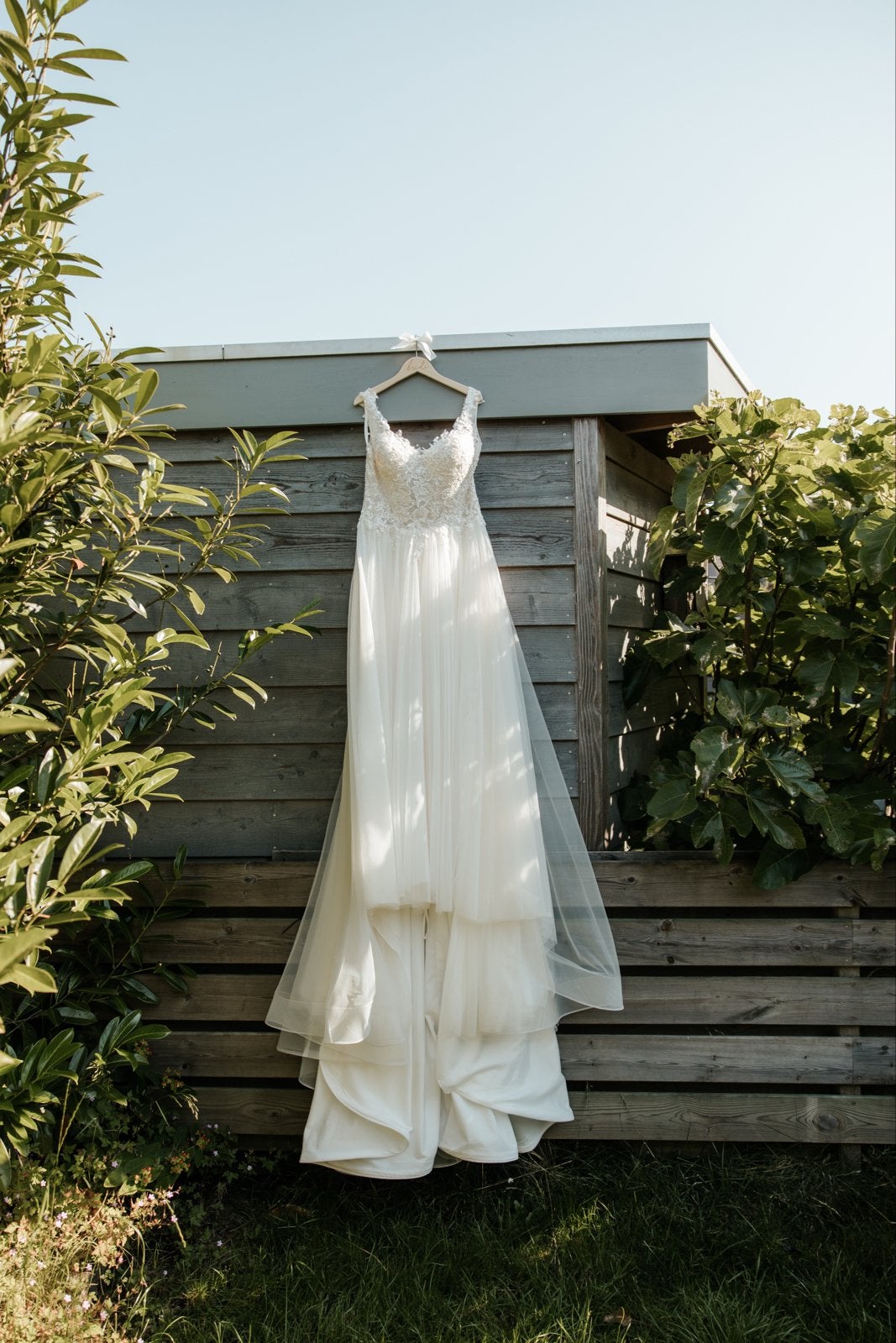 Prachtige trouwjurk maat 40 met lange sleep en hoepel, Kleding | Dames, Ophalen, Zo goed als nieuw, Wit, Trouwjurk