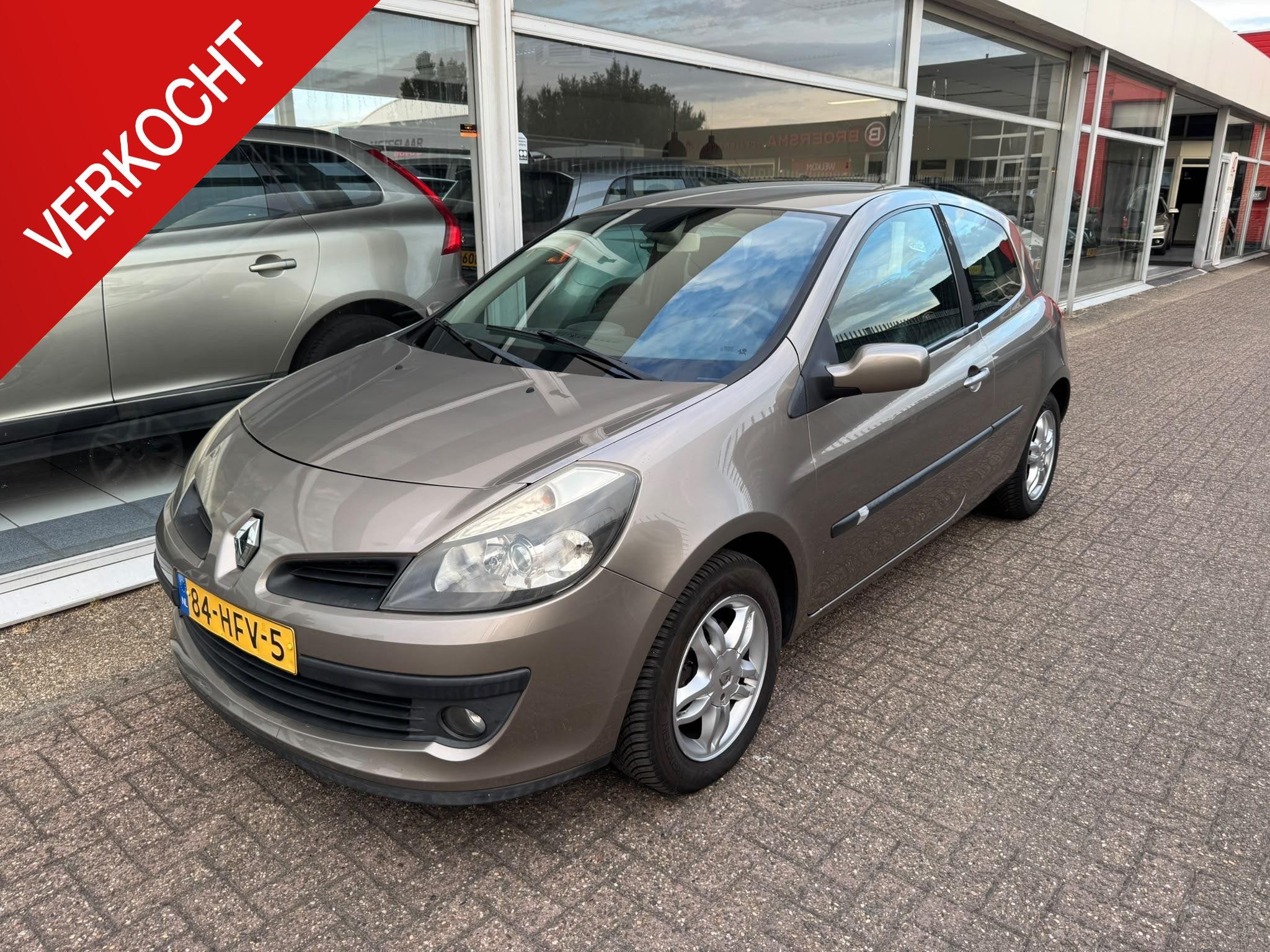 Renault Clio 1.6-16V Dynamique S | Automaat | Elektrische ra, Auto's, 535 kg, Gebruikt, 4 cilinders, Leder en Stof