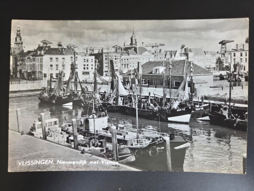 Oude Ansichtkaart Vlissingen, Nieuwendijk met Vissersboten, Ophalen of Verzenden, 1960 tot 1980, Gelopen, Zeeland