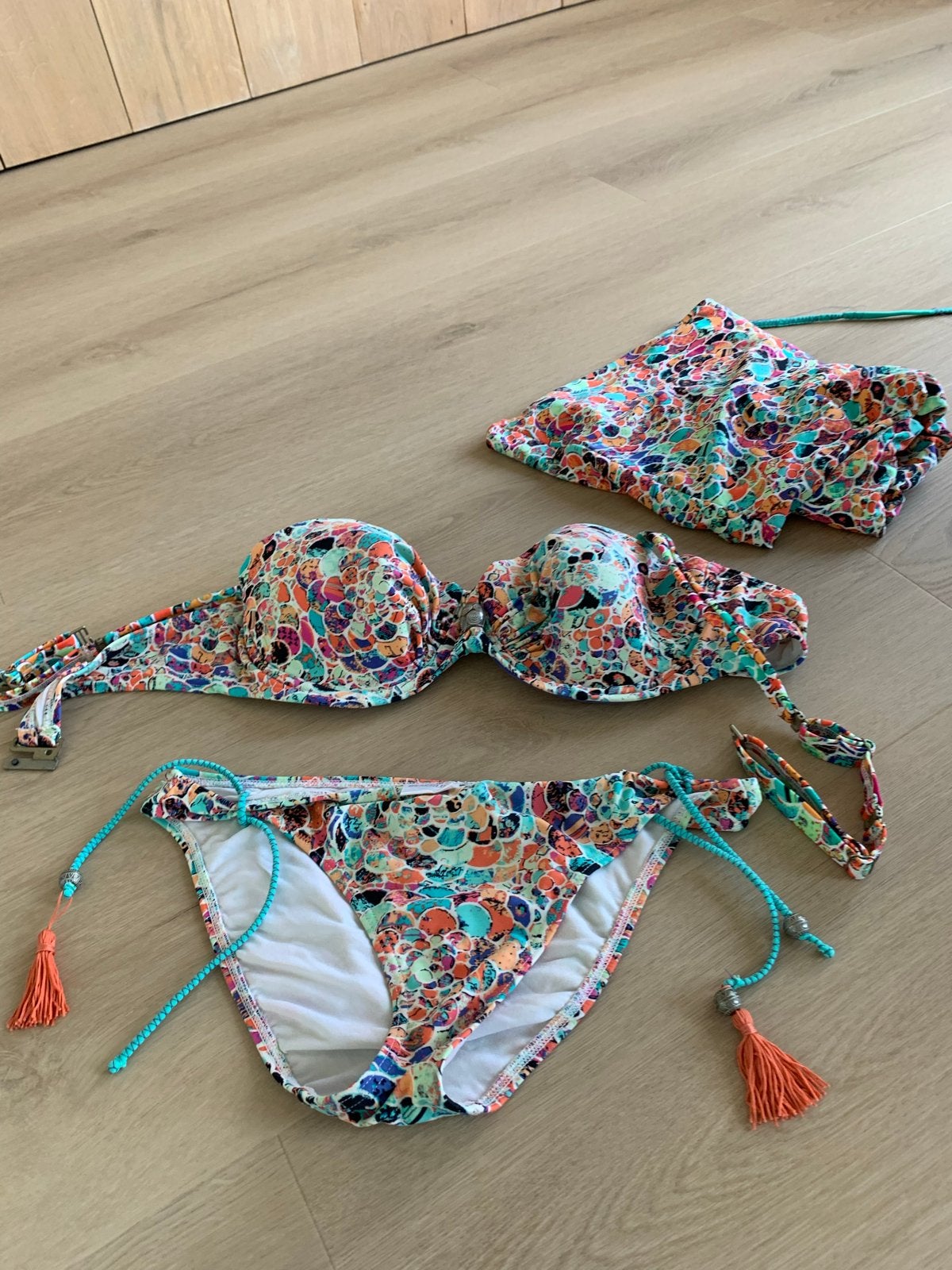 Beachlife Bikini met Jurkje in Fleurige Kleuren - Maat 36/40, Ophalen of Verzenden, Zo goed als nieuw, Meerkleurig, Bikini