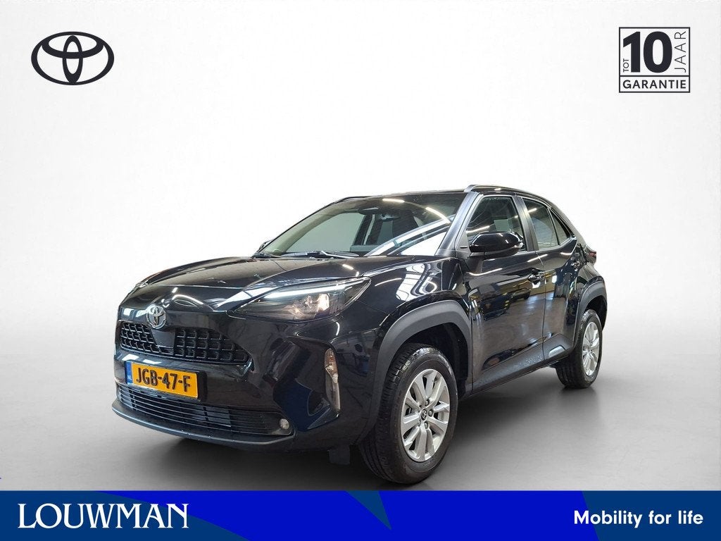 Toyota Yaris Cross 1.5 Hybrid 115 Active (bj 2025), 12 maanden, Stof, 116 pk, Zwart