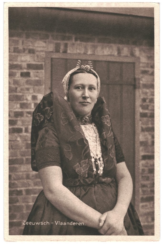 700421 Zeeuws Vlaanderen Klederdracht Axel ZL, Ophalen of Verzenden, 1920 tot 1940, Ongelopen, Zeeland