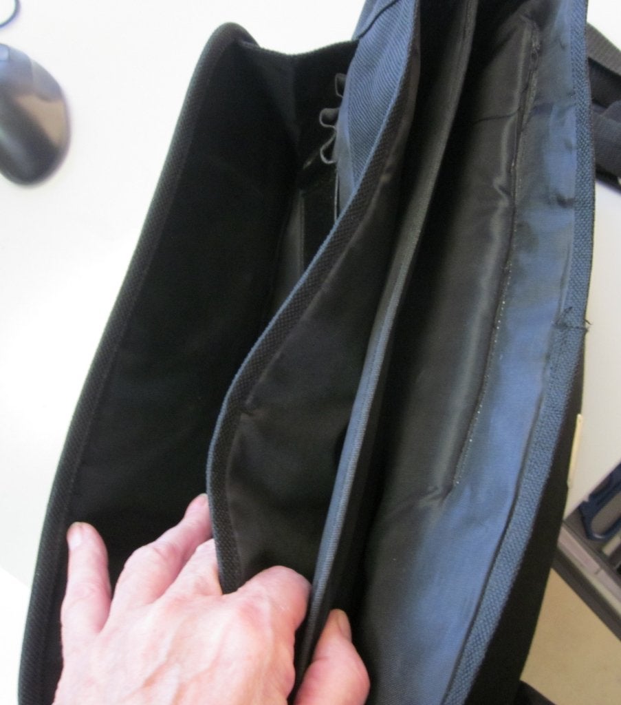 Te Koop: Een laptoptas, geschikt voor een 16 inch scherm., Computers en Software, Laptoptassen, Gebruikt, Aktetas, Ophalen of Verzenden