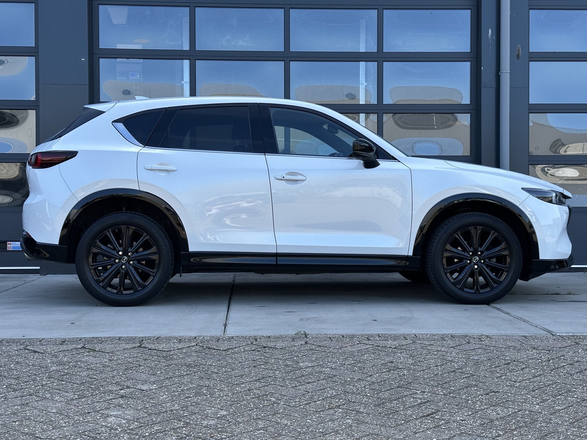 Mazda CX-5 2.0 e-SkyActiv-G M Hybrid 165 PK Automaat Homura, Gebruikt, 4 cilinders, 2000 kg, Wit