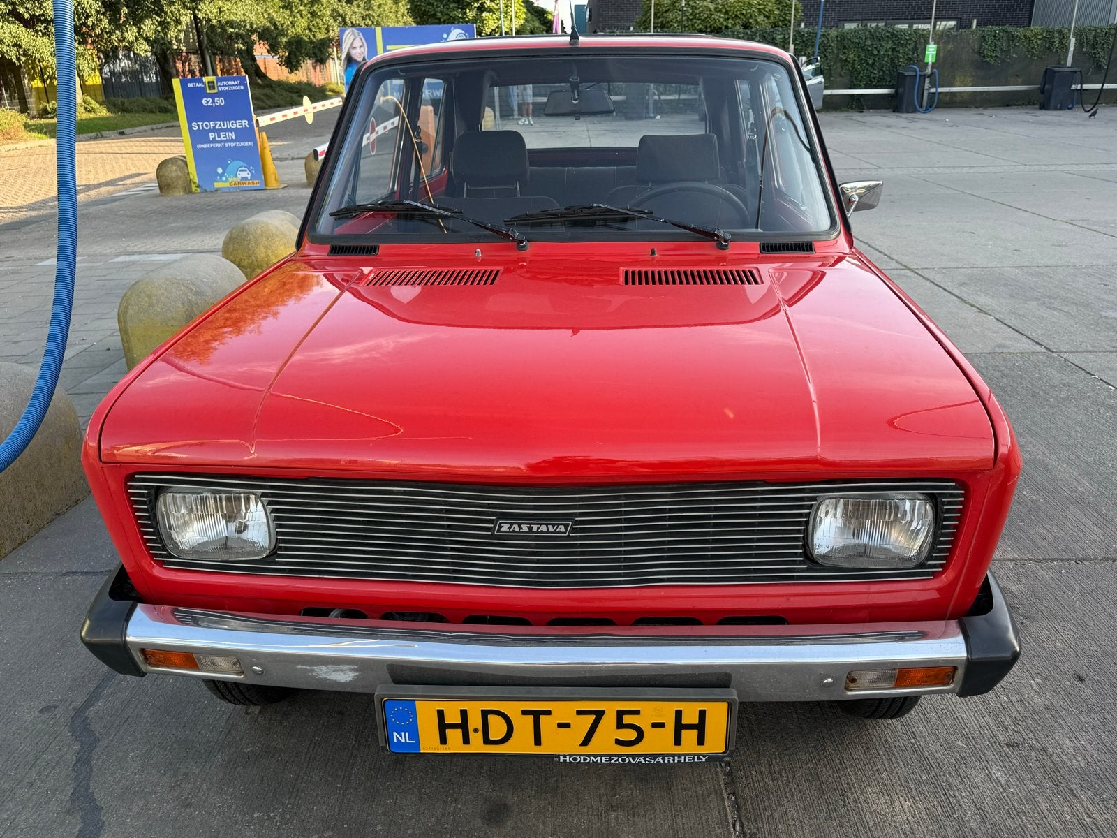 Zastava 1986 Rood wegenbelastingvrij oldtimer, Auto's, Overige Auto's, 735 kg, 54 pk, 1225 cc, Particulier