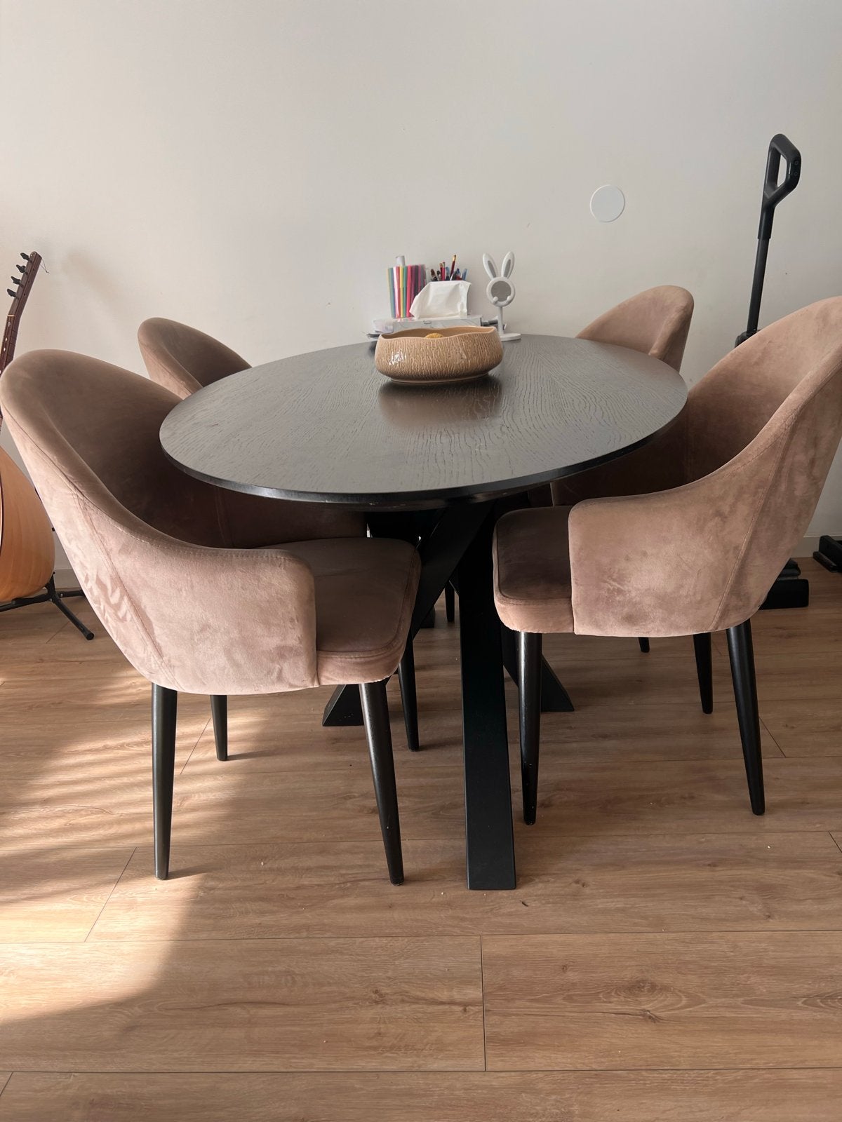 Ovale eettafel- Modern en comfortabel, Ophalen, Gebruikt, 100 tot 150 cm, 150 tot 200 cm