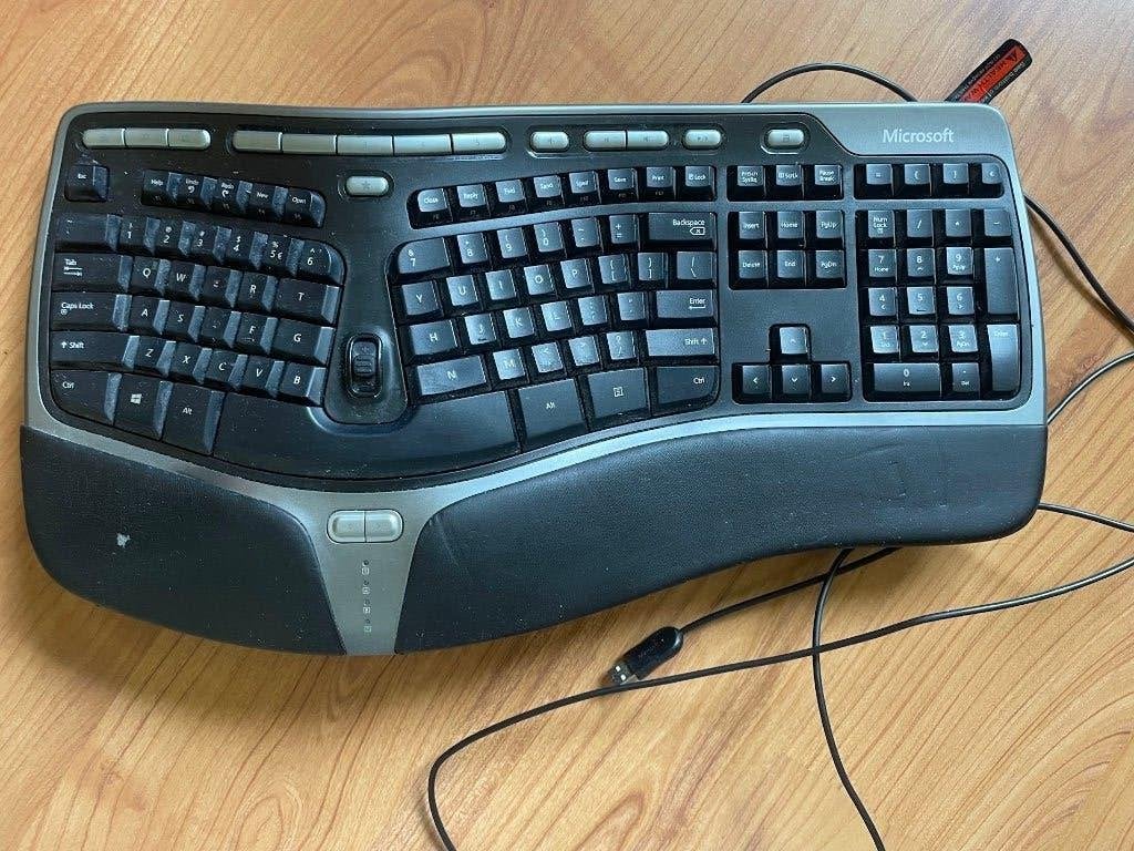 Ergonomisch microsoft toetsenbord 4000 v1.0, Ophalen, Ergonomisch, Zo goed als nieuw, Qwerty